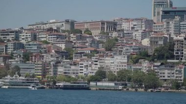 İstanbul kıyılarındaki canlı mimariyi keşfedin..