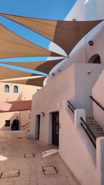 Katar Doha 4 Şubat 2025 Katar Kültür Köyü 'nde büyüleyici bir ara sokak keşfet.