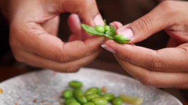 El bombardımanına yakın çekim.