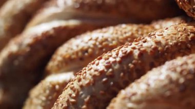 Sabah vakti yerel fırında taze pişmiş Türk maymunu..