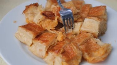 Çatalla Flaky Savory Borek Pastası yemek,