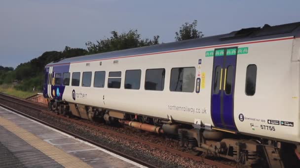 Pociąg Północny Odjeżdża Stacji Lazonby Północnej Anglii Września 2020 Roku — Wideo stockowe