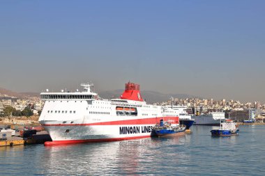 Minoan Hatları yüksek hızlı Ro-Pax feribotu, Knossos Sarayı, Yunanistan 'ın Pire limanına yanaştı. Gemi 2000 yılında inşa edildi..