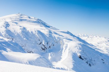 Untersberg Zirvesi. Avusturya 'daki Untersberg Dağı' nın zirvesindeki manzara. Dağ, Almanya ile Avusturya arasındaki sınırın üzerindedir..