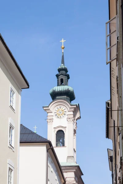 Καμπαναριό Της Εκκλησίας Του Αγίου Σεβαστιανού Στο Σάλτσμπουργκ Αυστρία — Φωτογραφία Αρχείου