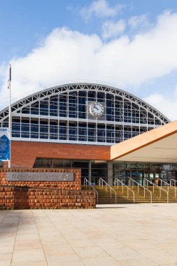 Manchester Merkezi Kongre Kompleksi. Kongre kompleksi eskiden kuzey batı İngiltere 'deki Manchester Merkez Tren İstasyonuydu..