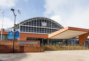 Manchester Merkez Konvansiyon Kompleksi kar yağışı altında. İngiltere 'nin kuzeybatısındaki kongre kompleksi eskiden Manchester Merkez Tren İstasyonu' ydu..