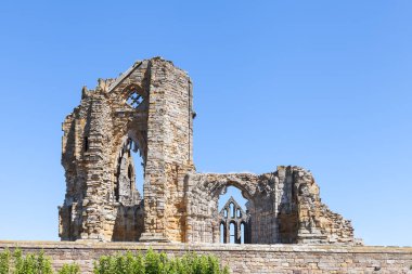 Whitby Abbey harabeleri Yorkshire, Kuzey İngiltere 'de. Manastır daha sonra bir Benedictine manastırı haline gelen bir Hristiyan manastırıydı..