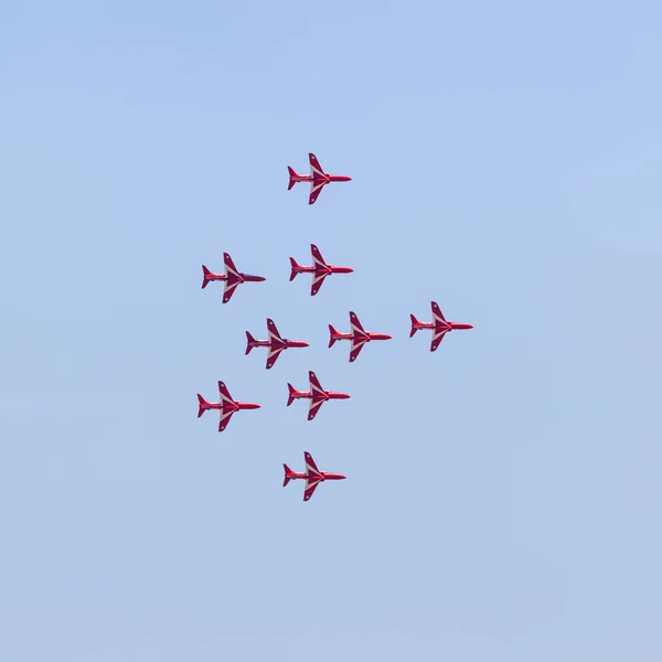 Raf Akrobasi Ekibi Red Arrows Hava Gösterisi Yapıyor — Stok fotoğraf