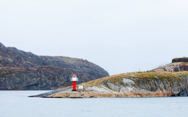 Norveç 'teki Bodo limanının girişindeki SW Point Deniz Feneri.