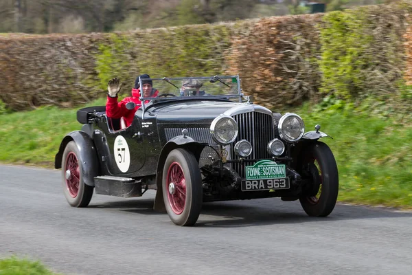 Een Bentley Derby Sports Tourer Uit 1935 Beklimt Southwaite Hill — Stockfoto