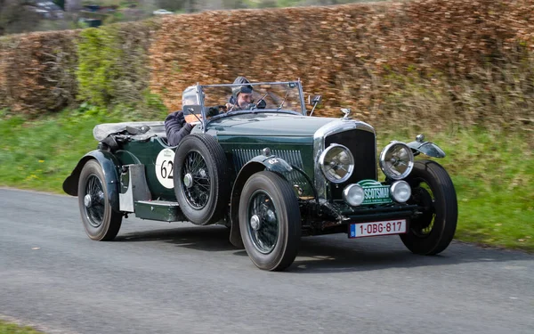 1935 Bentley Mans Climbs Southwaite Hill Cumbria England Car Taking — kuvapankkivalokuva