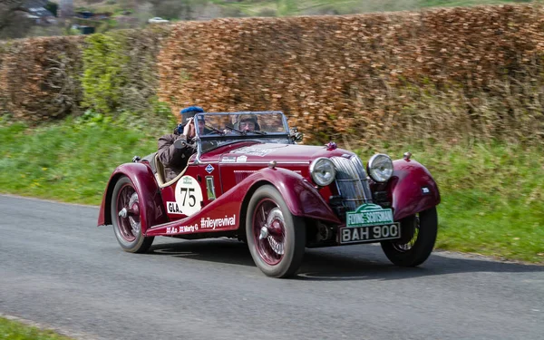 Een Riley Sprite Beklimt Southwaite Hill Cumbria Engeland Auto Neemt — Stockfoto