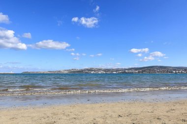Doğu Tangier Sahil Hattı. Manzara Fas 'ın Tanca belediyesinden doğuya bakıyor..