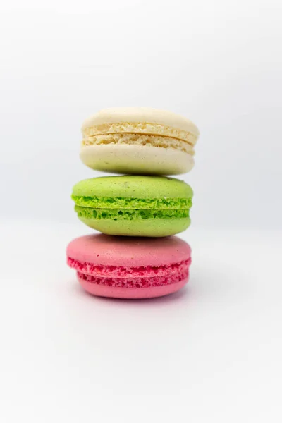 Macaroons Isolados Fundo Branco Macaroons Coloridos Estilo Francês Caseiro Bolachas — Fotografia de Stock