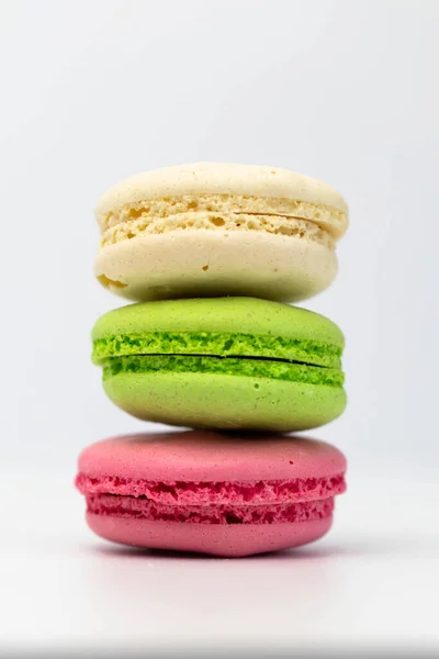 Macaroons Isolados Fundo Branco Macaroons Coloridos Estilo Francês Caseiro Bolachas — Fotografia de Stock