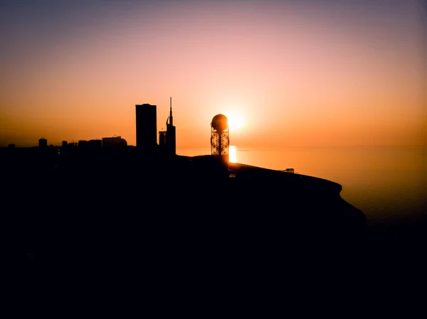 Panoramische Silhouet Van Batumi Stad Wolkenkrabbers Van Afstand Met Blauw — Stockfoto