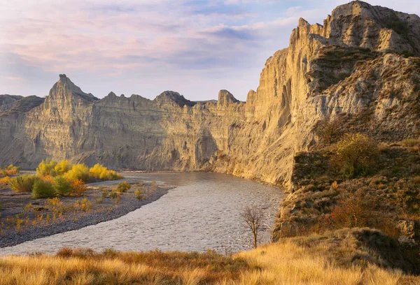 Paisagem Deslumbrante Rio Penhasco Durante Pôr Sol Mijniskure Parque Nacional — Fotografia de Stock