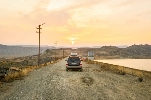 4Wd Auto Rijden Grindweg Naar Zonsondergang Vashlovani Nationaal Park — Stockfoto