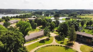 Kurtuvenai malikanesi. Litvanya 'nın en eski villalarından biri. Kurtuvenai bölge parkı turu.