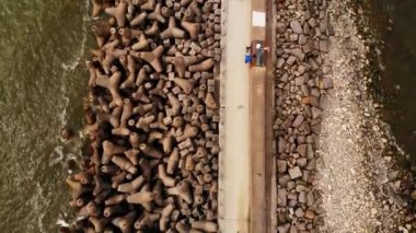 Klaipeda Limanı 'ndaki Baltık Denizi Barikatları - Melnrage Molaları.