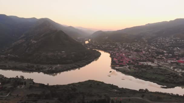 Statisk Utsikt Mtskheta City Panorama Med Mtkvari Floden Från Jvari — Stockvideo