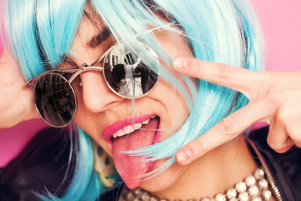 Pop girl closeup portrait wearing blue wig — Stock Photo, Image