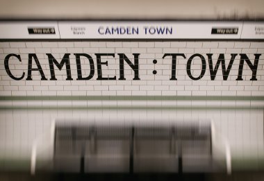 Camden Town metro istasyonu hareket