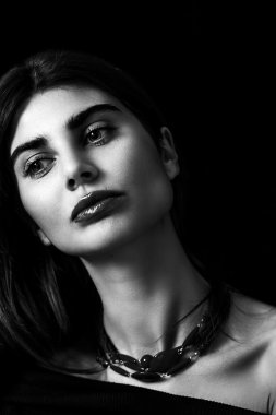 Muhteşem kadın siyah beyaz portre