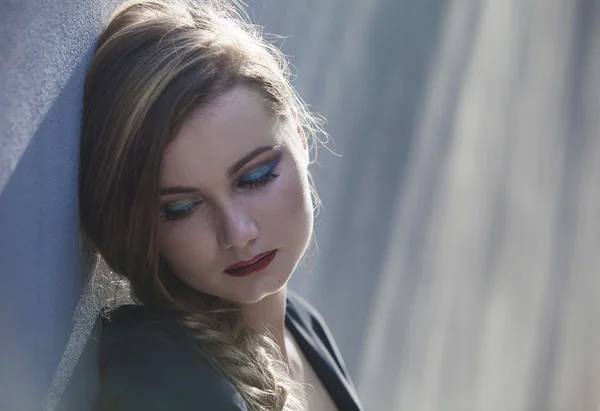 Thoughtful blonde woman — Stock Photo, Image