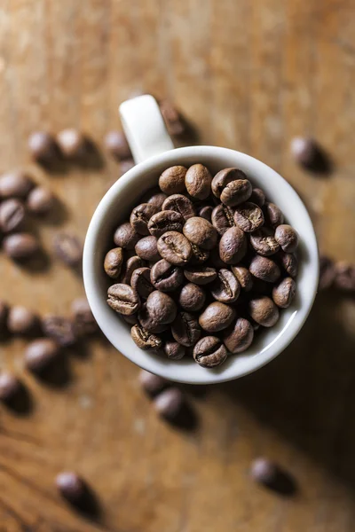 Taza llena de granos de café 3 — Foto de Stock