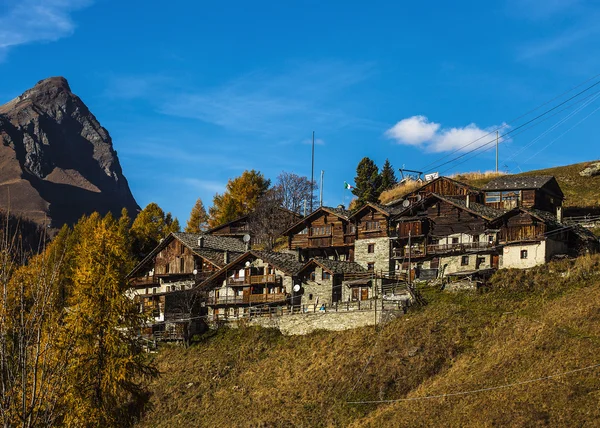 奥斯塔山谷的小山村 — 图库照片