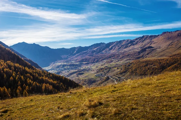 Herfst landschap in Aosta vallei 10 — Stockfoto