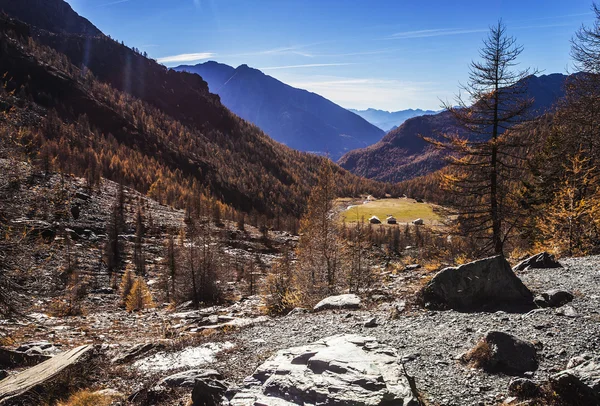 Herbstlandschaft im Aostatal 18 — Stockfoto