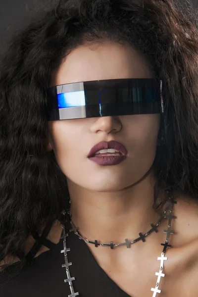 Rocker girl wearing futuristic sunglasses — Stock Photo, Image