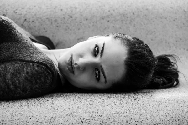 Beautiful girl looking black and white — Stock Photo, Image