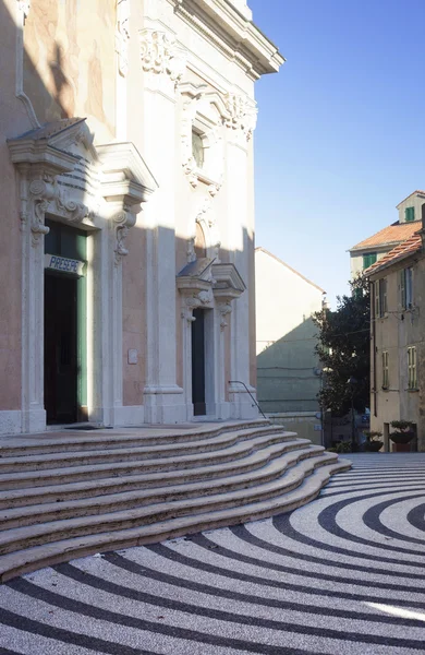 Piazza della Concordia and church in Albissola Marina, Liguria — Stock Photo, Image