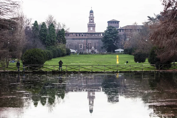 Sforza kastély megtekintése Milánó téli nap — Stock Fotó