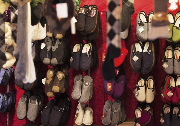 Zapatillas tienda en Milan —  Fotos de Stock