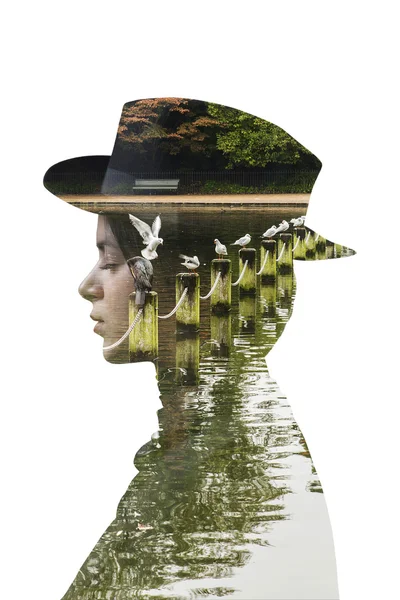 Dupla expozíció a lány kalap és az őszi táj — Stock Fotó