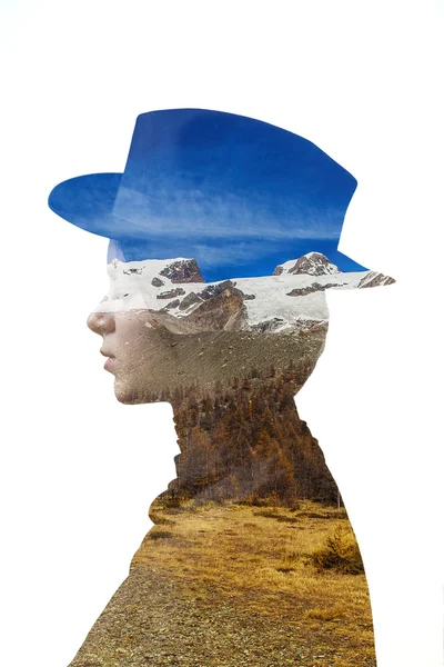 Dubbel exponering av flicka med hatt och bergen i höst — Stockfoto