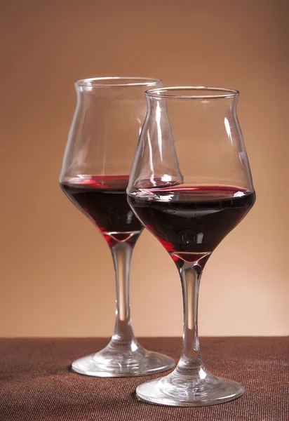 Two filled wineglasses — Stock Photo, Image