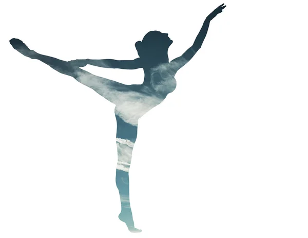 Dupla exposição de dançarino clássico e skyscape — Fotografia de Stock