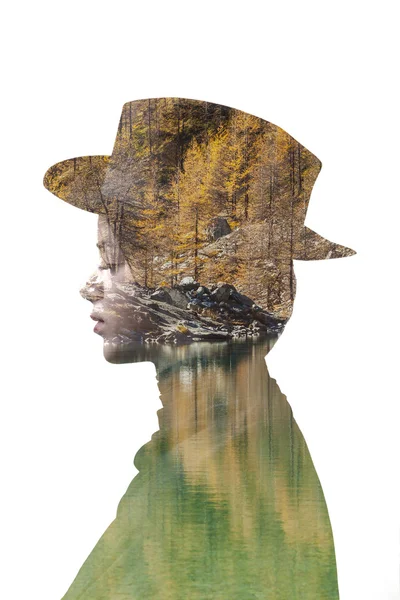 Dupla exposição da menina com chapéu e lago de montanha — Fotografia de Stock