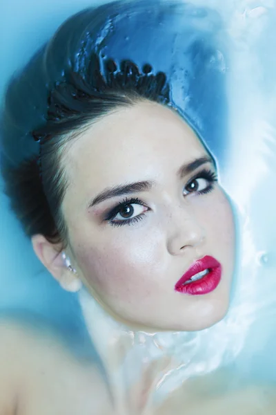 Beautiful model in the bathtub closeup portrait — Stock Photo, Image