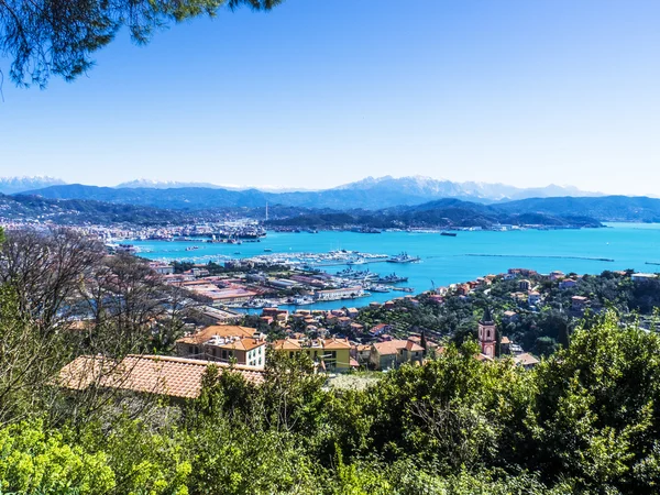 Beautiful and colorful seascape and village in Liguria, Italy — Stock Photo, Image