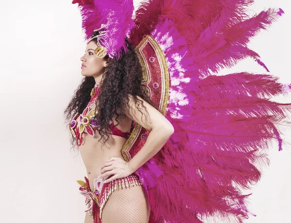 Brazilian samba dancer wearing traditional pink costume profile — Stock Photo, Image