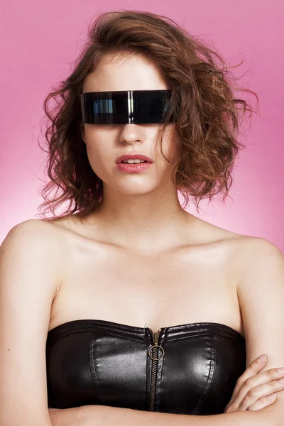 Beautiful and sexy girl portrait wearing futuristic sunglasses — Stock Photo, Image