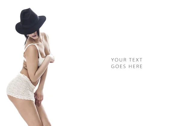 Sexy vrouw portret witte lingerie dragen terwijl poseren kaart — Stockfoto