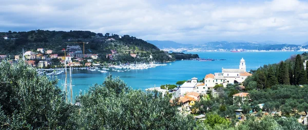 Beautiful seascape and village in Liguria letterbox — Stock Photo, Image